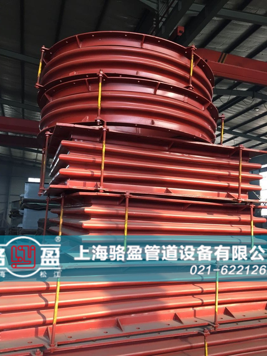 多種型號的非金屬<a href=http://m.duldull.com target=_blank class=infotextkey>補償器</a>發(fā)貨現(xiàn)場
